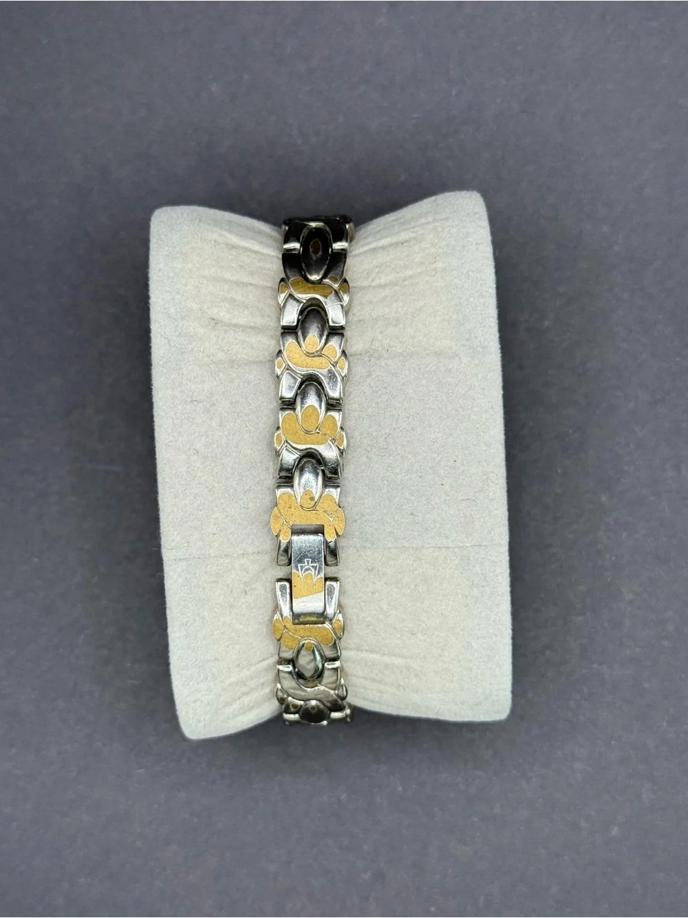 Vintage Bulova Women’s Oval Quartz Watch Silver Tone Link Bracelet